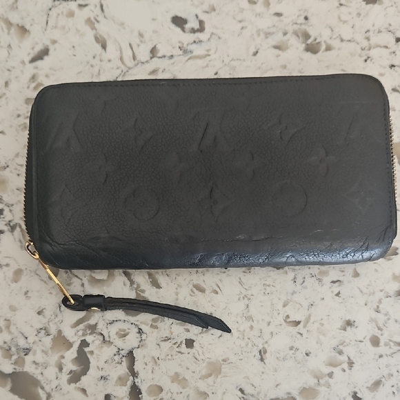 Louis Vuitton Black Embossed Leather Wallet/Wristlet - Needs Rehab - Picture 1 of 15